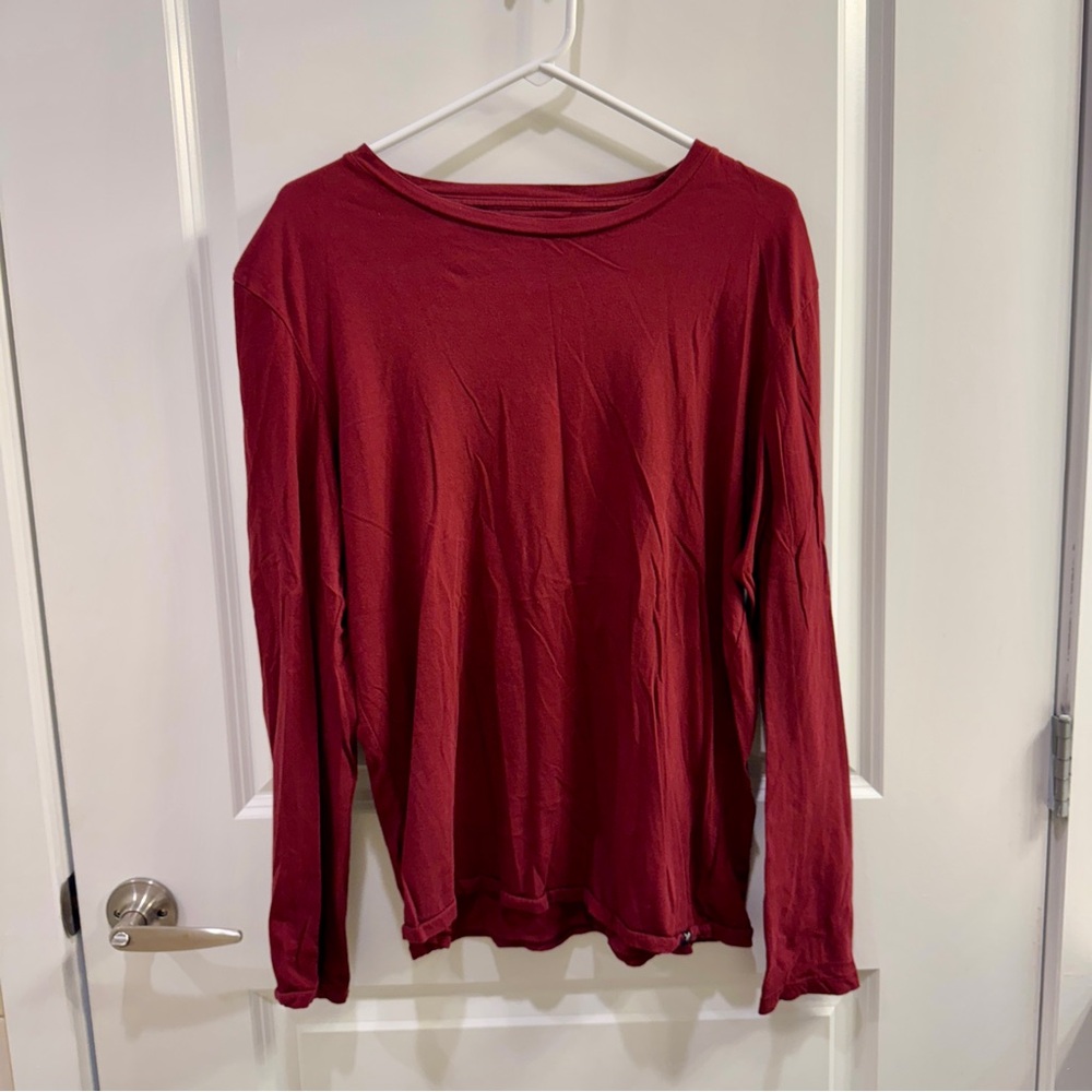 Men's American Eagle Basic Red Long Sleeve Shirt